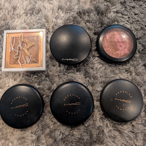 MAC Cosmetics Bronzing Powder Collection - Picture 6 of 11